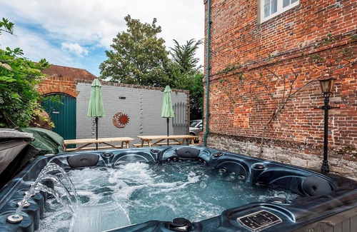 Hamworthy House | Pass the Keys | Be the Lord/Lady of your own Manor House