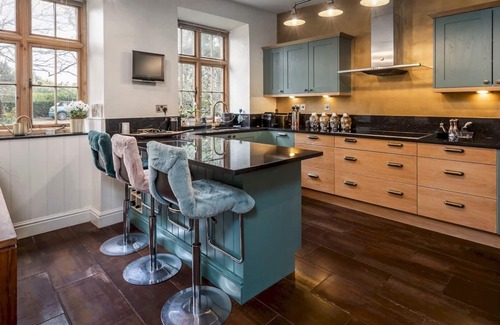 Hamworthy House | Pass the Keys | Be the Lord/Lady of your own Manor House