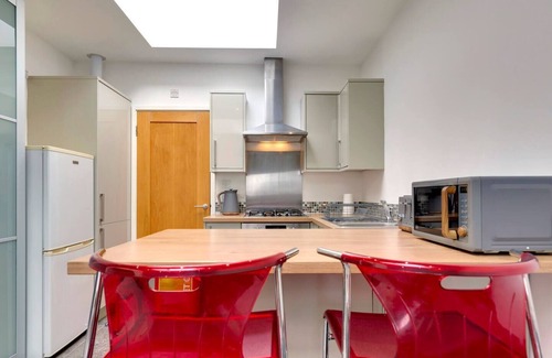 Mill Road House | Pass the Keys | Central & Modern Cabin on Mill Road