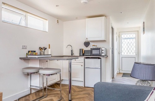 East Wittering Apartment | Pass the Keys | Charming Chalet A Stone's Throw From The Beach!