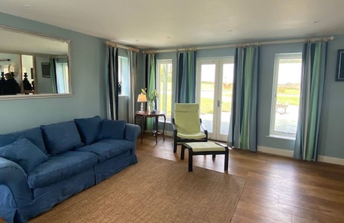 Cretingham House | Pass the Keys | Charming House in Rural Suffolk