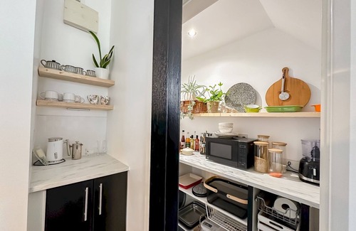 Stanley House | Pass the Keys | City Convenience