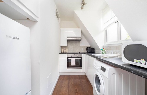 Park Royal Apartment | Pass the Keys | Cosy Studio for Business & Leisure