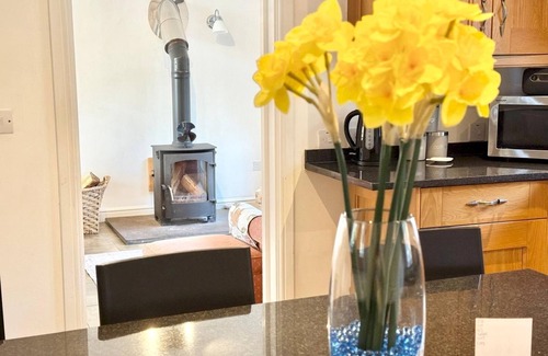 Reynoldston House | Pass the Keys | Countryside Retreat in Reynoldston Gower,Sleeps 10