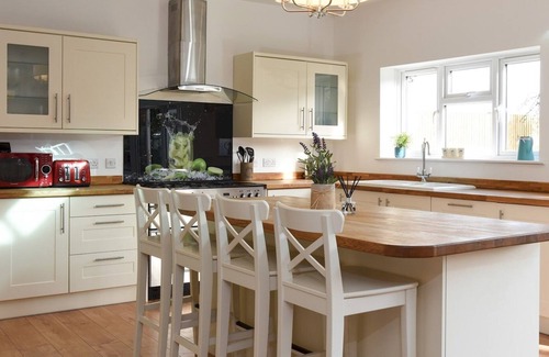 Waterlooville House | Pass the Keys | Huge 4bed - Sleeps 8 - Great Access To South Coast