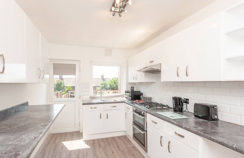Bramley House | Pass the Keys | Large Family Getaway