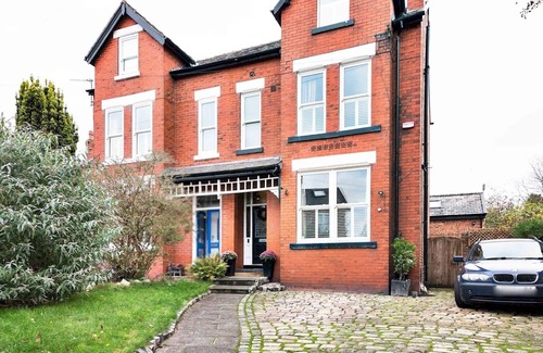 Offerton House | Pass the Keys | Large beautiful Edwardian Home in South Manchester