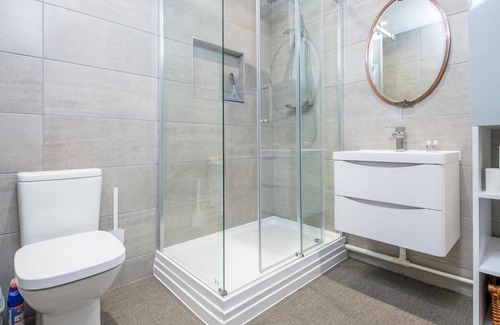 Roath House | Pass the Keys Lovely 1 Bed Apartment with Parking close to City