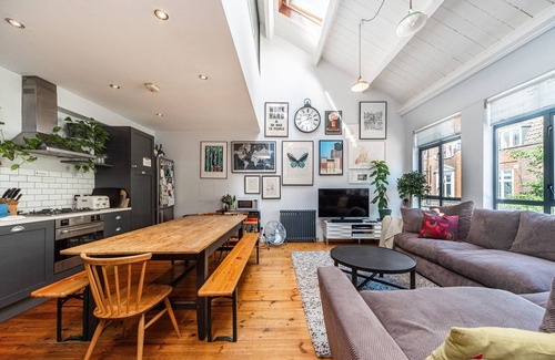 St Luke's Apartment | Pass the Keys | Lovely 2BR apartment in Shoreditch