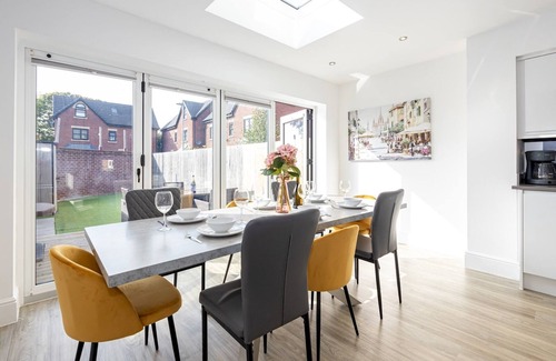 Trafford House | Pass the Keys | Modern and Stylish 4 Bed Family Home Sleeps 8