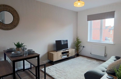 Hilton House | Pass the Keys | Modern Coach House with private parking
