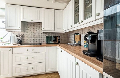 Otterton House | Pass the Keys | Modern and accessible bungalow in village location