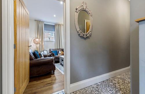 York House | Pass the Keys No. 5 - Chestnut Cottage