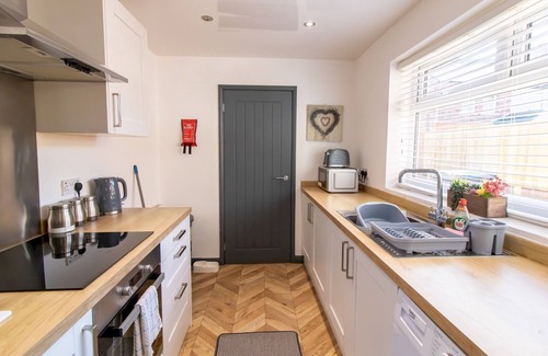 Ferryhill House | Pass the Keys | Renovated Home, Chilton | Dog Friendly | Sleeps 5