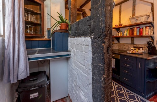Market Drayton House | Pass the Keys | Stay in the Original Home of the Gingerbread Man!