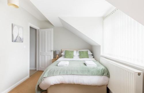 Leamington Spa House | Pass the Keys Self Contained 2 Bed with Parking Leamington Spa
