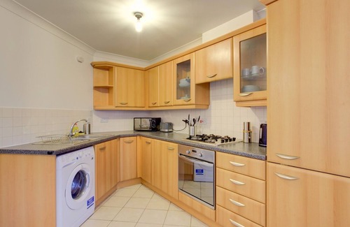 Rusholme Apartment | Pass the Keys |Spacious apartment for 2 free parking