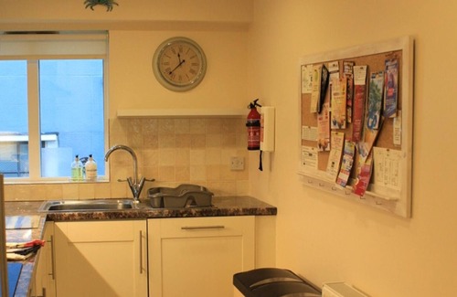 Brixham House | Pass the Keys | Spacious Converted Sail Loft Sunny Family Terrace
