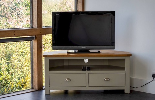 Banbury Apartment | Pass the Keys | Stylish Apartment in Quiet Village | Amazing Views