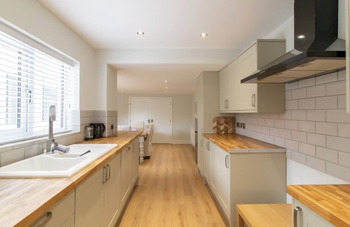 West Auckland House | Pass the Keys | Stylish 3Bed Cottage in West Auckland | 2 Bath