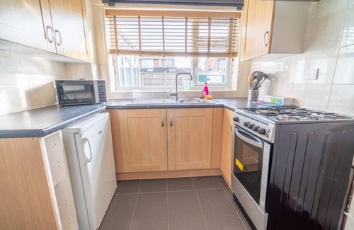 Nottingham House | Pass the Keys | Stylish 3 bedroom home with free parking