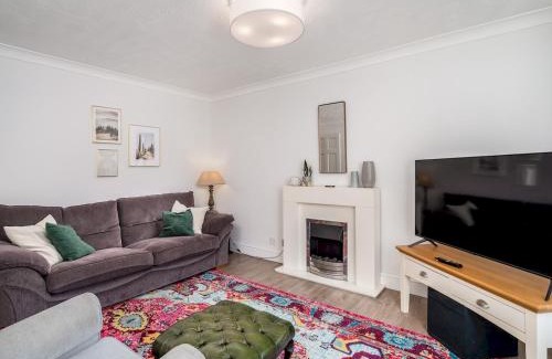 Hatfield House | Pass the Keys Stylish Cosy 3Bed Family Friendly Home in Hatfield