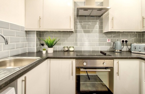 North West Apartment | Pass the Keys | Stylish 2 Bed in Heart of West End