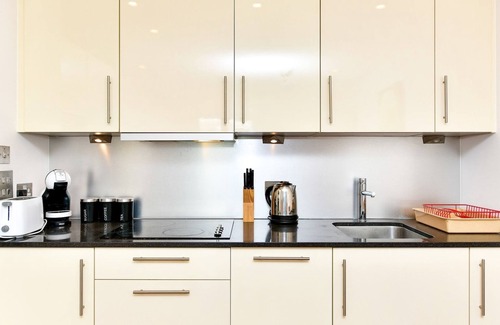 Cardiff City Centre Apartment | Pass the Keys | Super Central Spacious 2 Bed Apartment with Parking