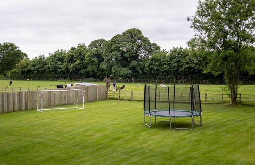 Loppington Apartment | Pass the Keys | Superb space in the idyllic village of Loppington