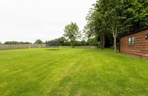 Loppington Apartment | Pass the Keys | Superb space in the idyllic village of Loppington