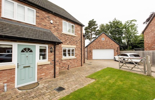 Loppington Apartment | Pass the Keys | Superb space in the idyllic village of Loppington