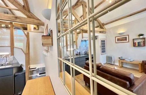 Reynoldston House | Pass the Keys | The Old Smithy |Tiny home| Gower