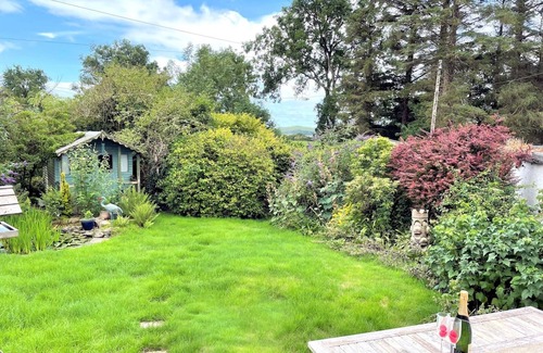 Rockcliffe House | Pass the Keys | Traditional Scottish Cottage in Beautiful Location