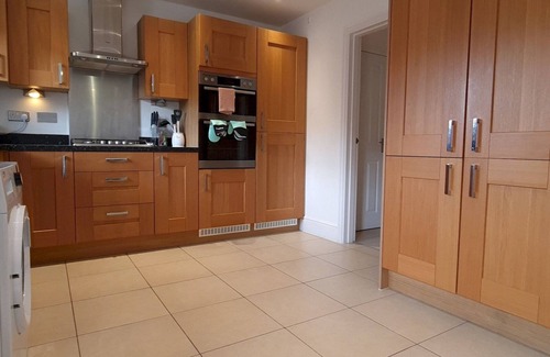 Birmingham House | Pass the Keys | Well Located Modern 5 Bedroom House