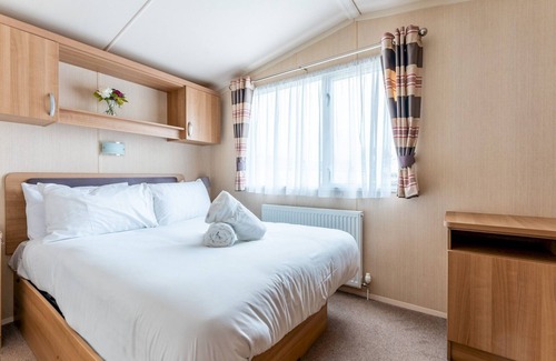 Wimborne House | Pass the Keys | Wilksworth - Lovely 2 bedroom caravan in a perfect location