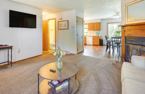 Pataskala House | Pataskala Paradise: Cozy Hideaway w/ Fireplace!