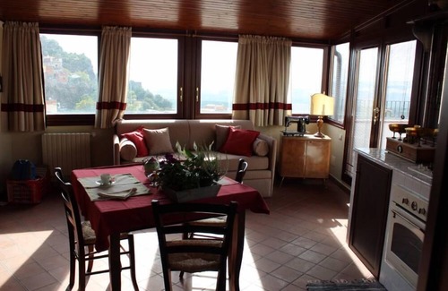 Paterno Apartment | Paterno: Sicily-Attic in front of the Norman castle of Paternò