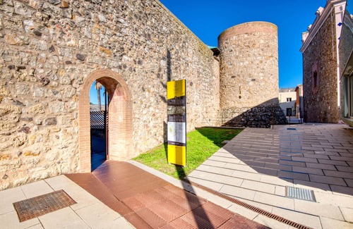 Caldes de Malavella Apartment | PATI BLAU 1: Charming Apartment in the Heart of Caldes de Malavella