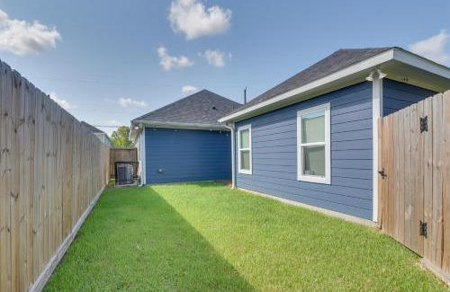 Northeast Houston Apartment | Patio and Fenced Yard Home Close to Dtwn Houston!