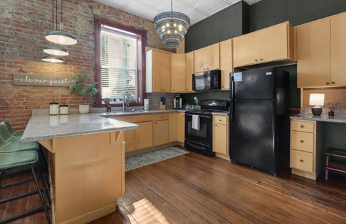Great Falls Apartment | Patio/Fire Pit | Downtown | Parking | King Bed