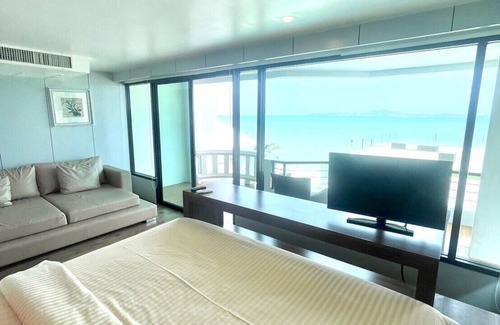 Pratumnak Hill Hotel | Pattaya Private Beachfront Property