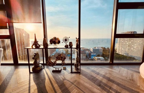 Pattaya Bay Condo | Pattaya's Best Location, Walk to The Beach