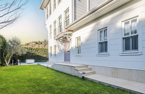 Uludag Villa | Pavilion with Bosphorus View in Anadolu Hisari