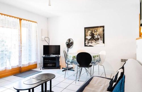 Narbonne-Plage Villa | Pavillon Climatisé 3 Pièces avec Terrasse et Garage, Proche Plage - 4 Couchages - FR-1-409-68