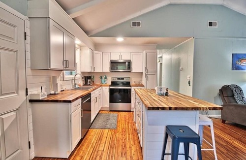 Litchfield by the Sea House | Pawleys Paradise! ~1/2 mile to the Beach. 3BR/3 Full BA. FREE Bikes included.