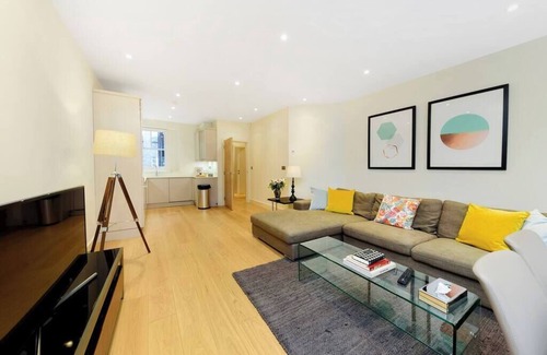 Colville Apartment | PBC | Modern Two Bedroom Apartment in Soho - GT3