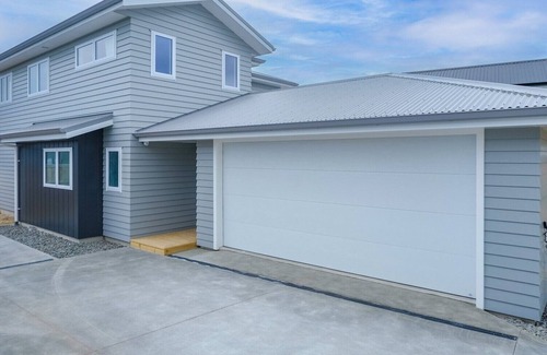 Wharewaka House | Peace in Paradise