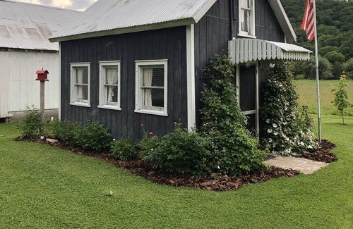 Cashton Cabin | Peace in the Valley Rustic Rentals