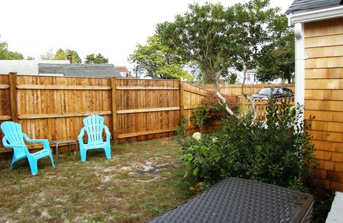 Dennis Port Cottage | Peaceful 2 Bdrm Cottage WiFi A/C Ingrd Pool & Walk To Beach!