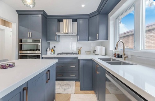 Brampton West House | Peaceful 2-bdrm Escape in a Prime Brampton Location
